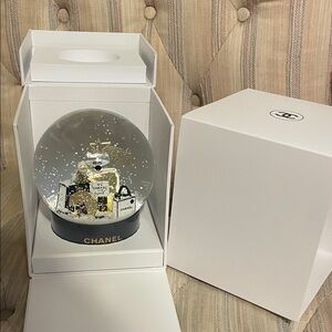 CHANEL VIP 2025 Snow Globe